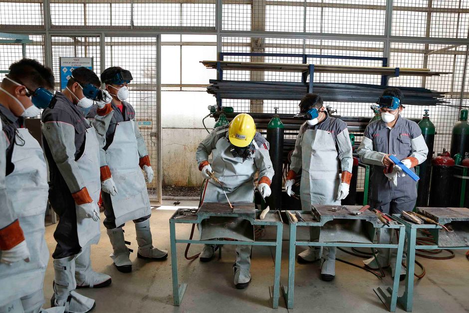 Duale Ausbildung Handwerk Pflege Handel
